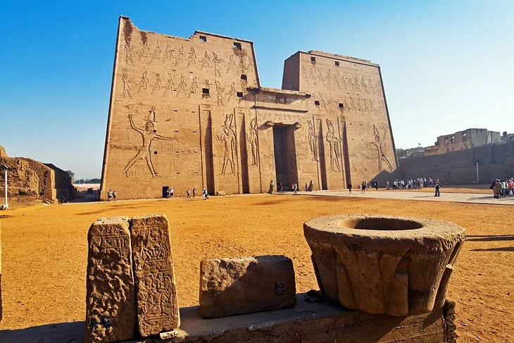 egypt-edfu-facade-of-the-temple-of-horus egypt-edfu-facade-of-the-temple-of-horus